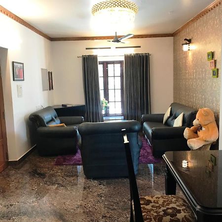 Beersheba Three Bed Room A/C Apartments Thiruvananthapuram Buitenkant foto