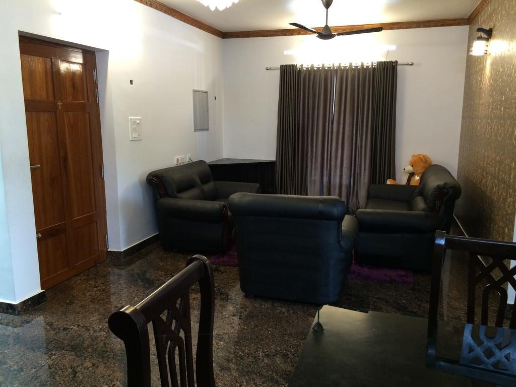 Beersheba Three Bed Room A/C Apartments Thiruvananthapuram Buitenkant foto