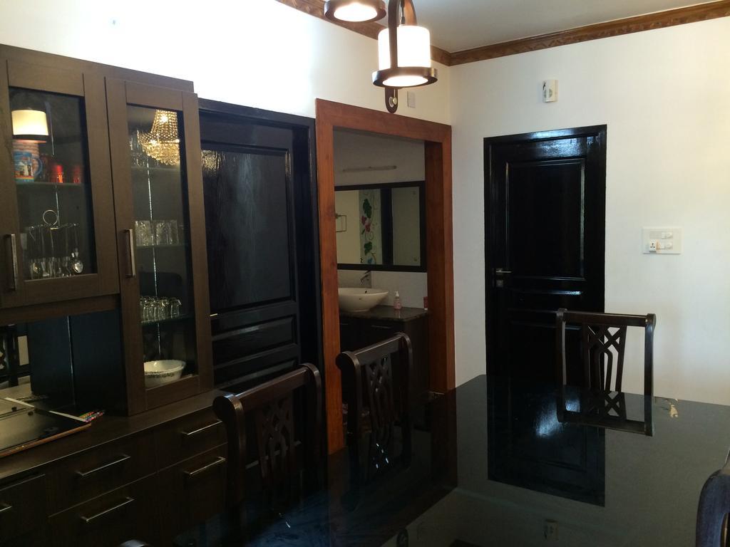 Beersheba Three Bed Room A/C Apartments Thiruvananthapuram Buitenkant foto