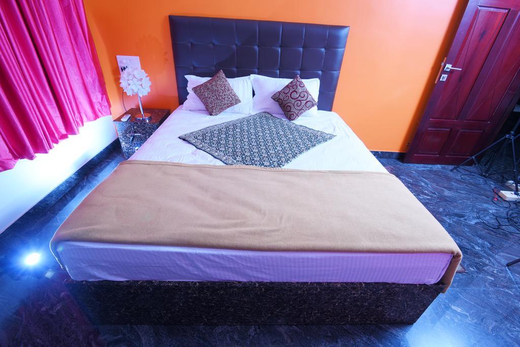Beersheba Three Bed Room A/C Apartments Thiruvananthapuram Buitenkant foto