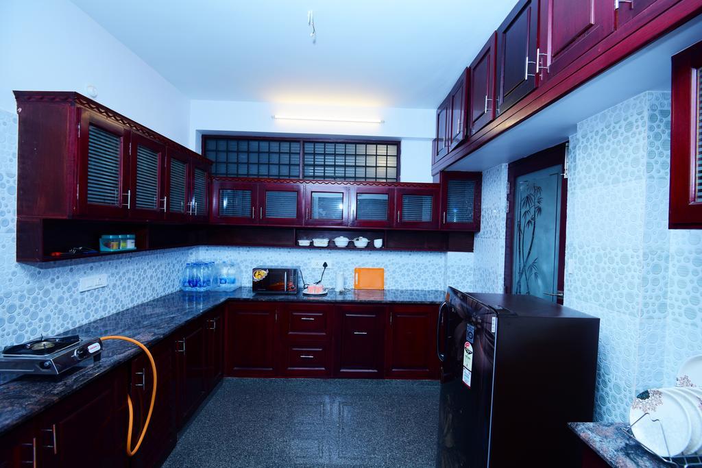 Beersheba Three Bed Room A/C Apartments Thiruvananthapuram Buitenkant foto