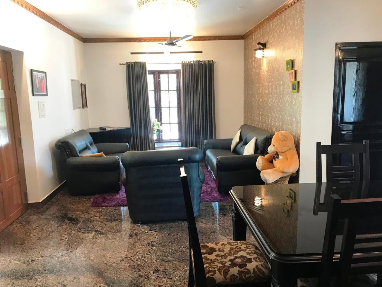 Beersheba Three Bed Room A/C Apartments Thiruvananthapuram Buitenkant foto
