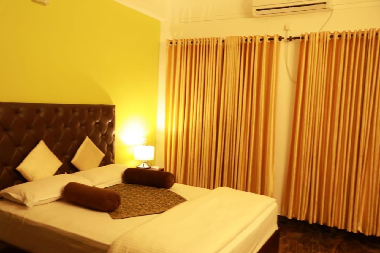 Beersheba Three Bed Room A/C Apartments Thiruvananthapuram Buitenkant foto